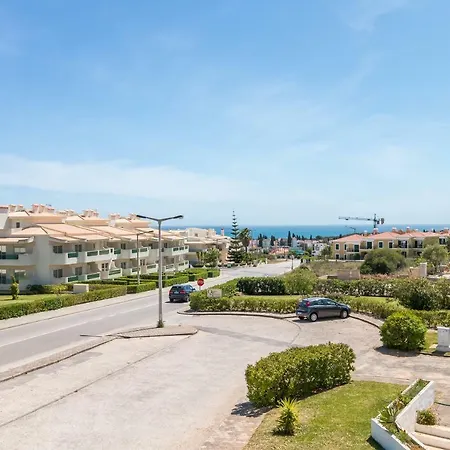 Apartament Of Sra. Da Rocha Beach In Torrejao 아파트 *