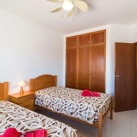 Apartament Of Sra. Da Rocha Beach In Torrejao Apartament